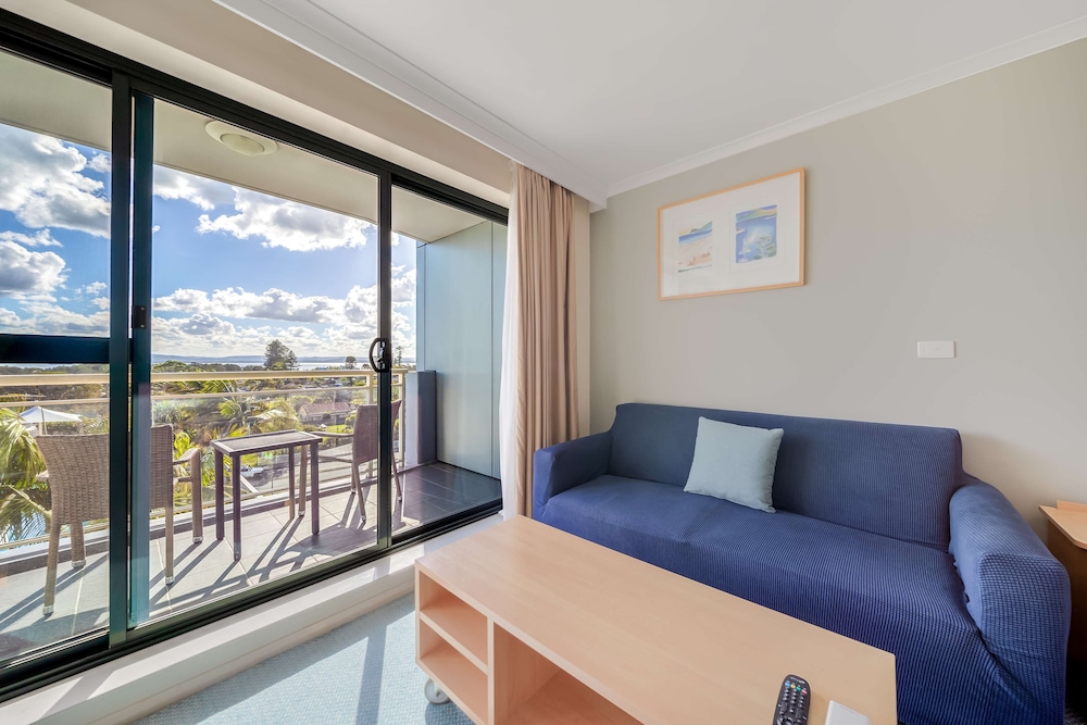 Oaks the Entrance Waterfront Suites 43/71