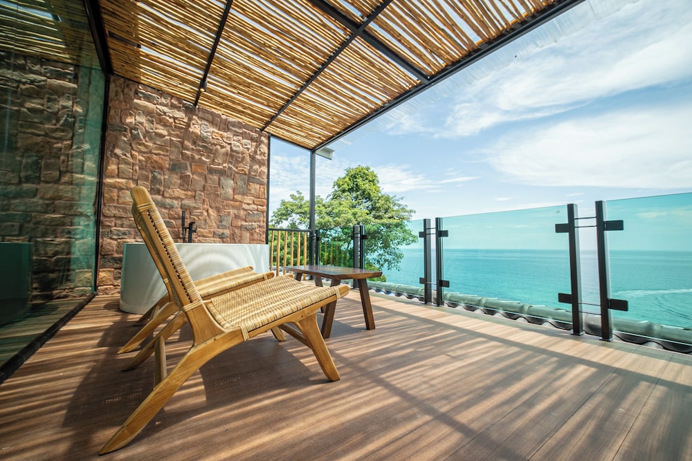 Sangthian Beach Resort 30/60