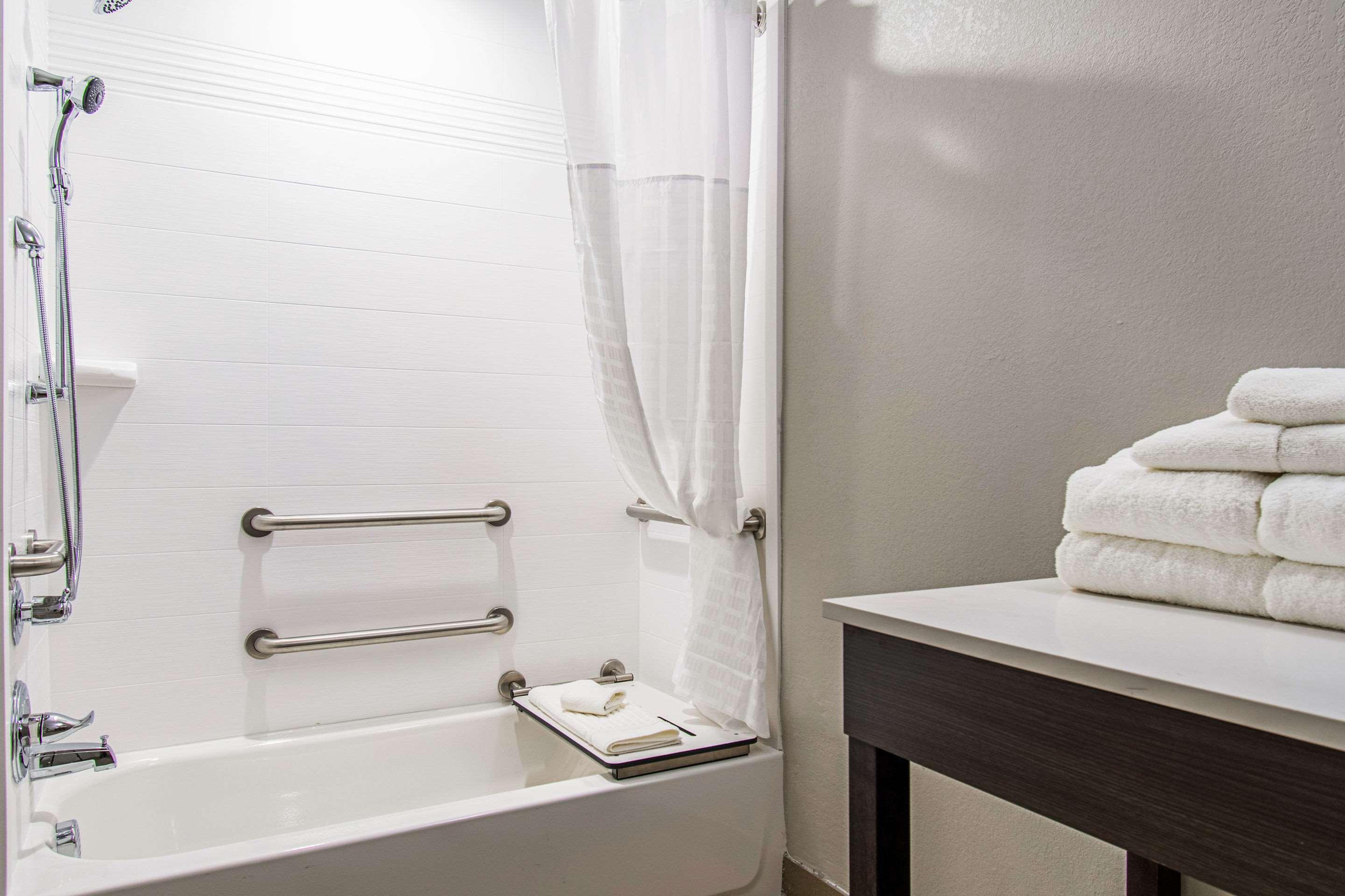 جناح بسرير كينج لذوي الإعاقة، Comfort Suites Humble Houston IAH 2/2