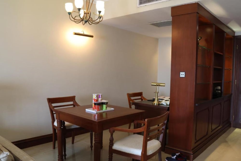 Cambodiana Hotel 33/50