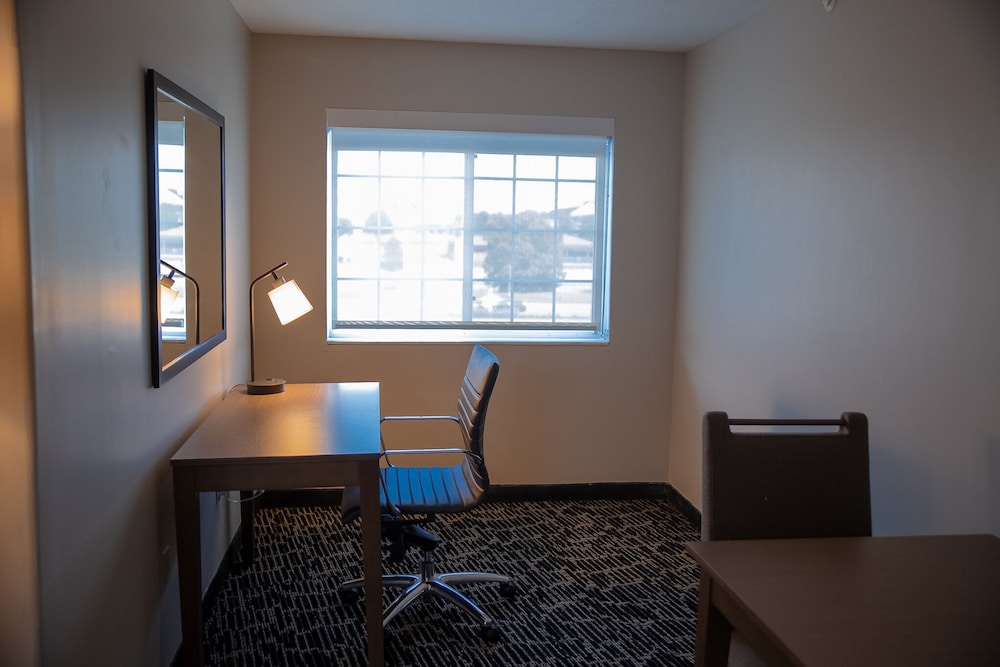 Clarion Pointe Indianapolis Airport 41/64