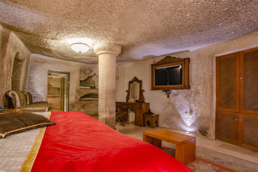 Ottoman Cave Suites 44/77