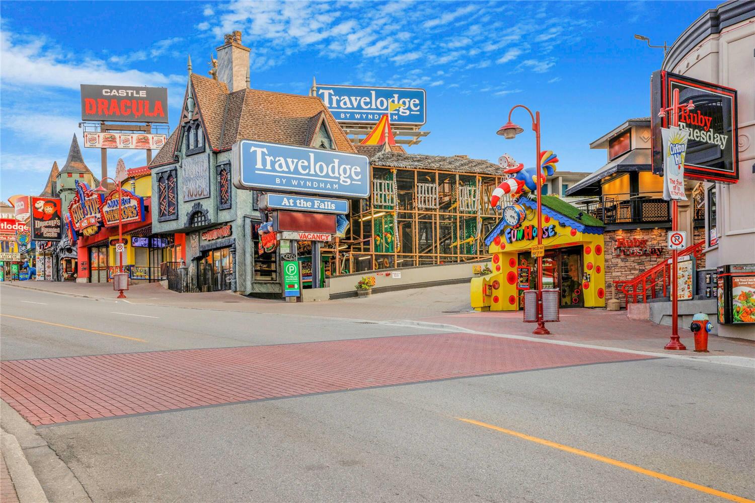 Travelodge by Wyndham Niagara Falls at the Falls 34/35