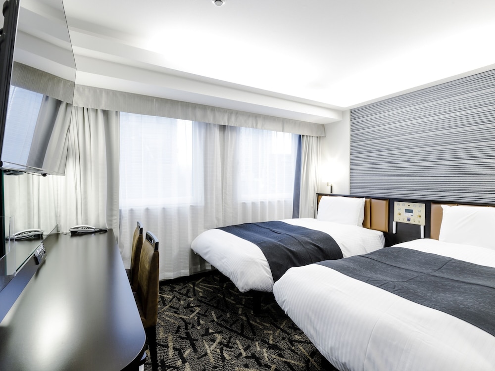 ROOM, TWIN BEDS