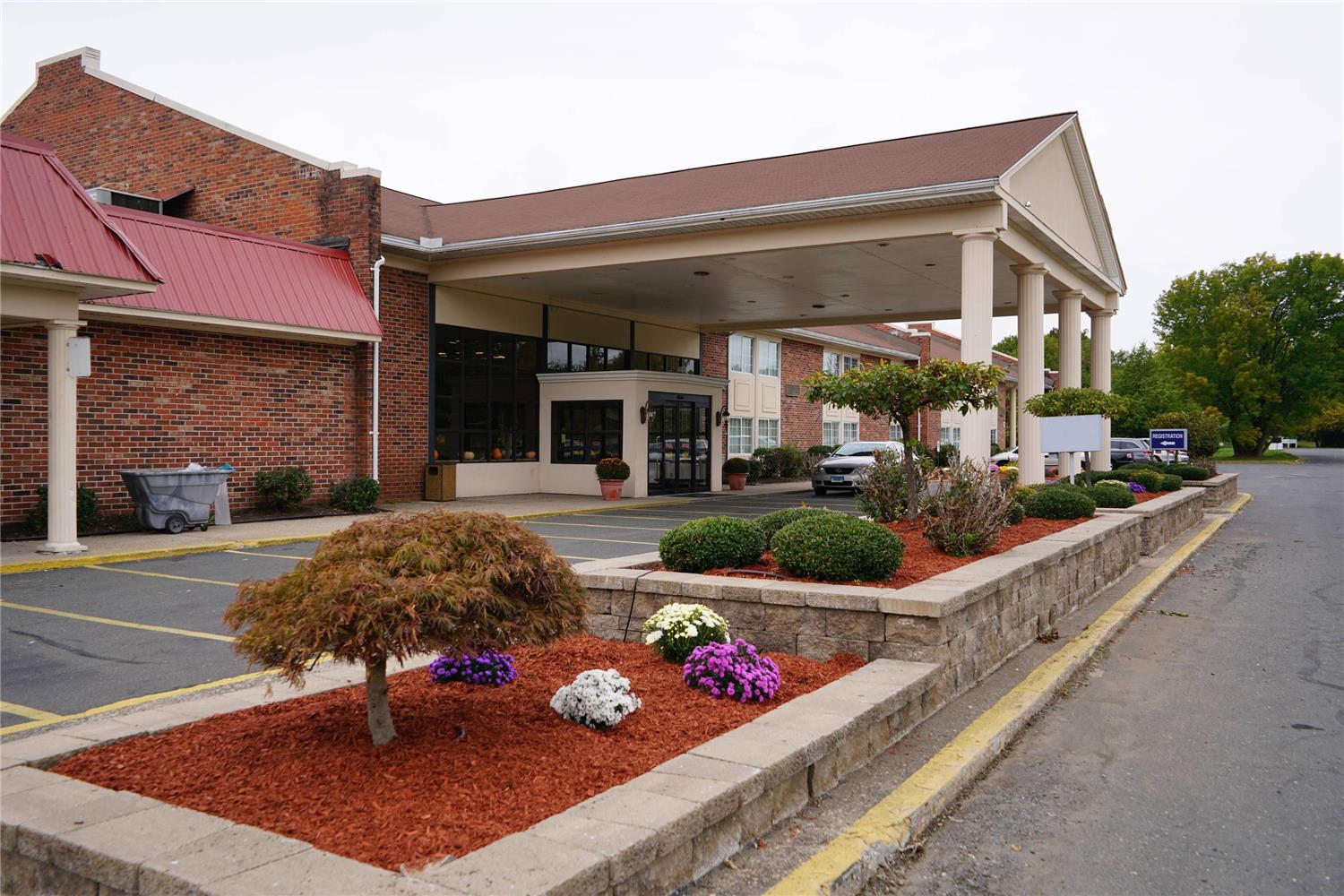Rodeway Inn & Suites East Windsor CT 10/44