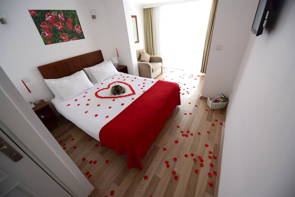 White Palace Otel 18/50