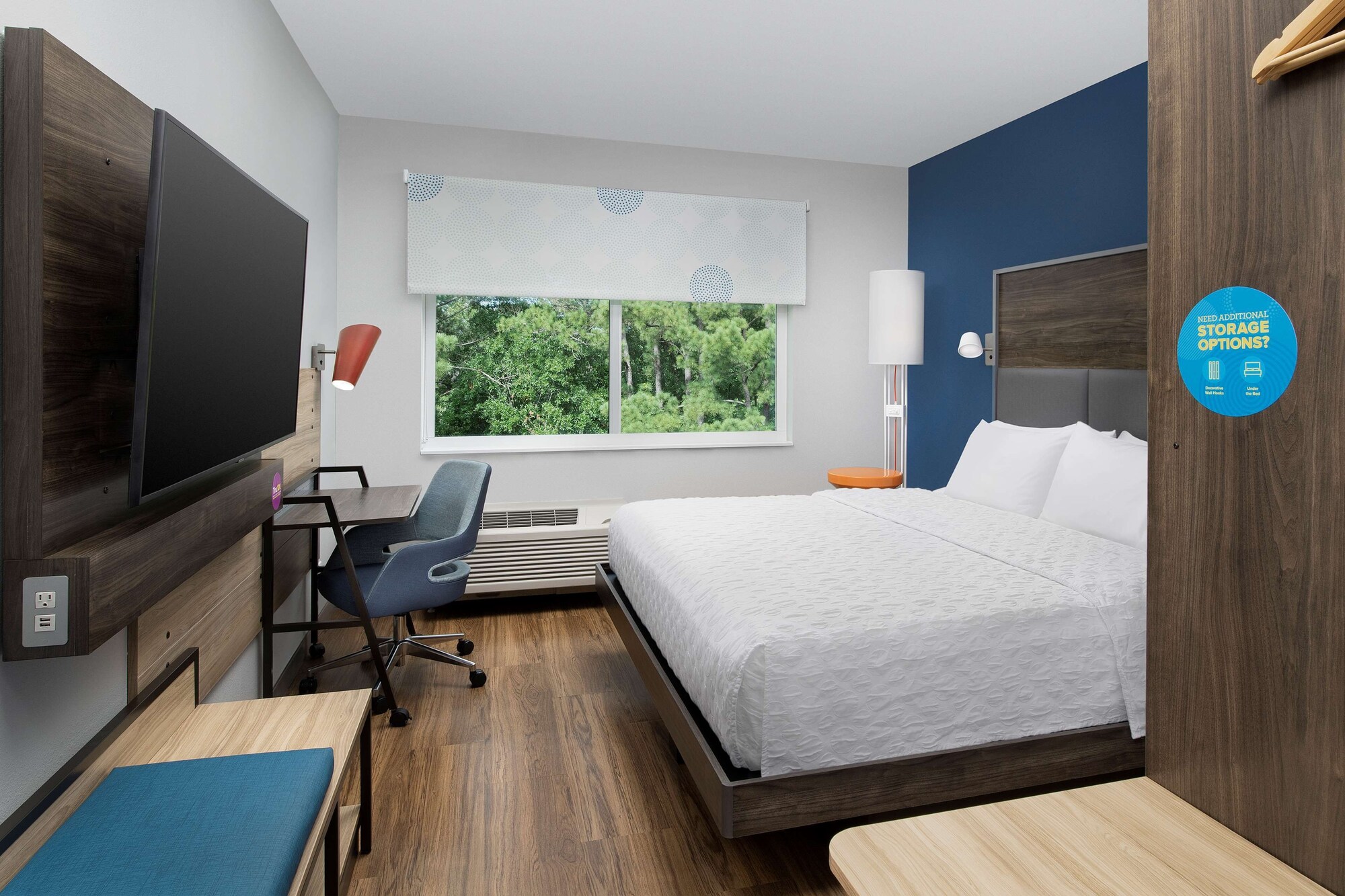 ROOM, KING BED