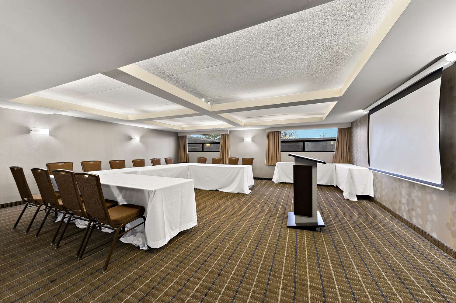 Best Western Plus Toronto North York Hotel and Suites 4/13