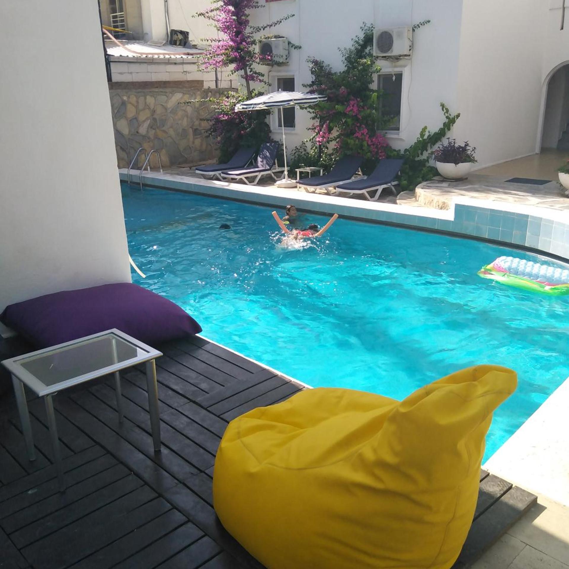 Bircan Hotel 54/56