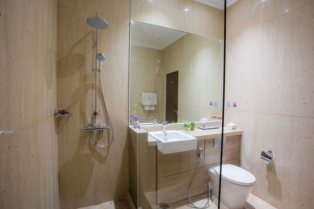 Bigland Sentul Hotel and Convention (ex Olympic Renotel Sentul) 9/50