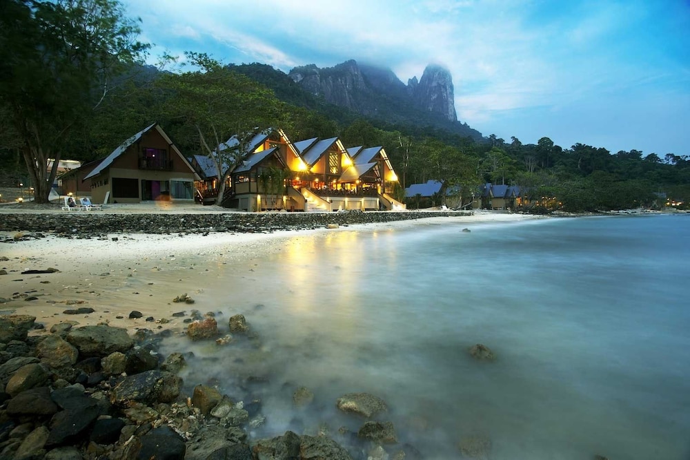 Tunamaya Beach and Spa Resort 60/69