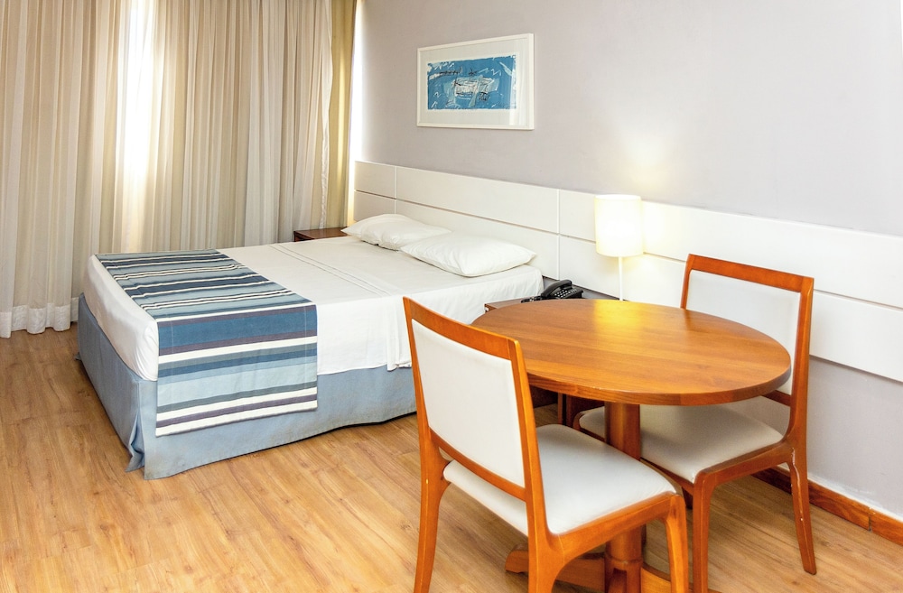 Salvador Business Flat 15/48