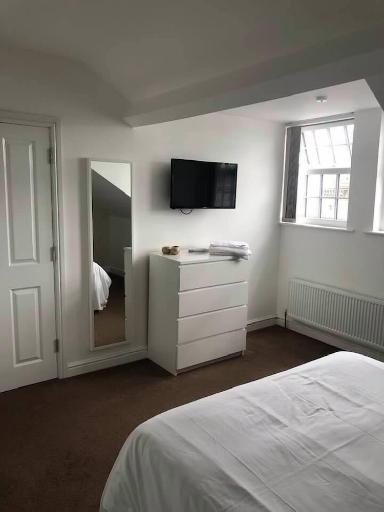 Harcourt Place 9/42