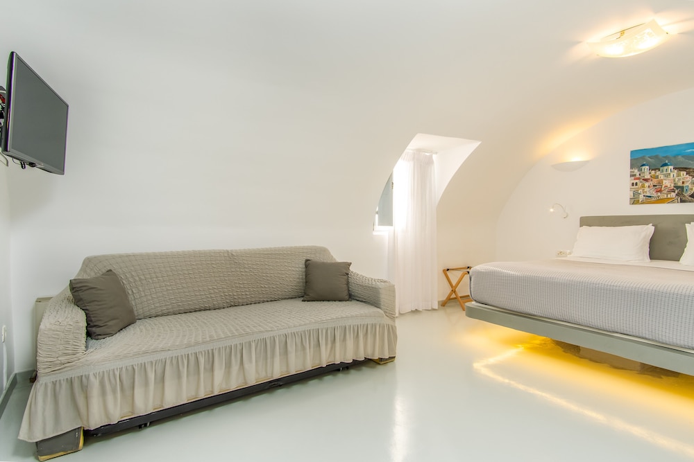Central Fira Hotel 56/62