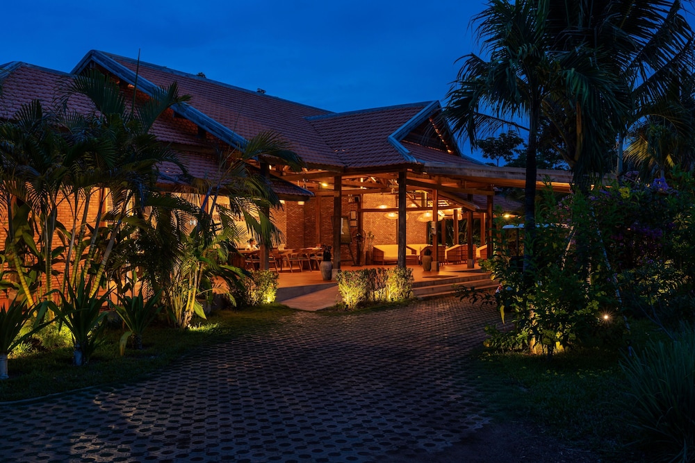 Farmhouse Boutique Resort 2/50