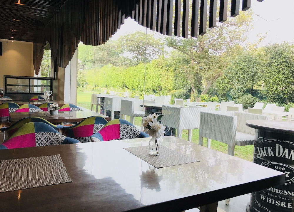 Golden Tulip Gurgaon - Sector 29 35/45