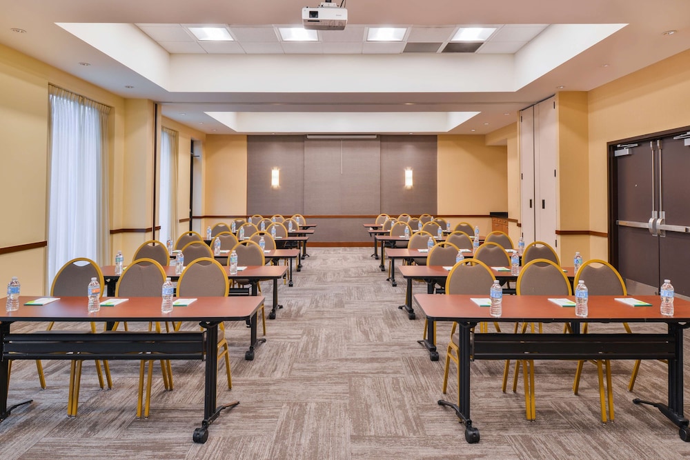 Hyatt Place Herndon/Dulles Airport-East 66/69