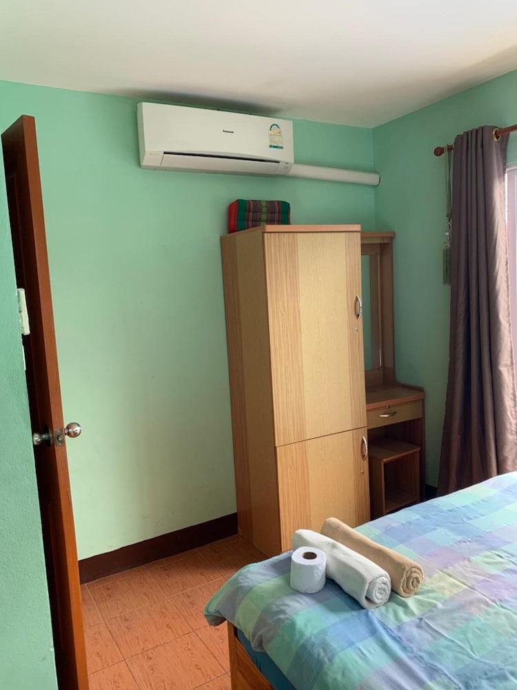 You And Me Hostel 9/36