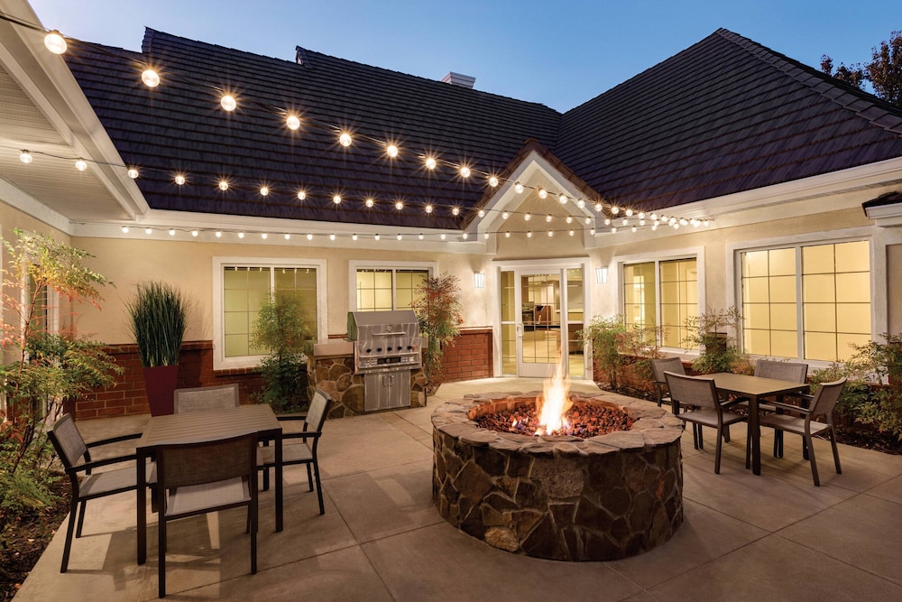 Residence Inn Sacramento Folsom 17/25