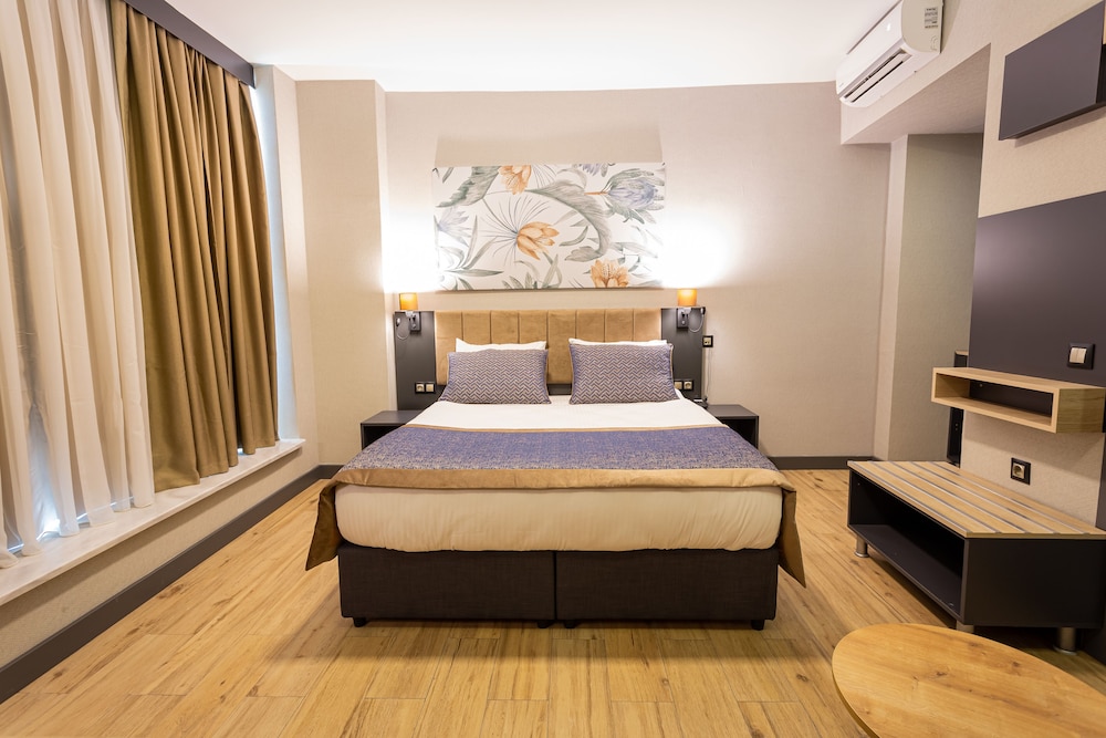 Levor Hotel 9/50