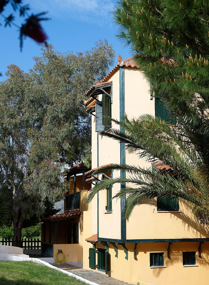 Ledra Samos Hotel 8/60
