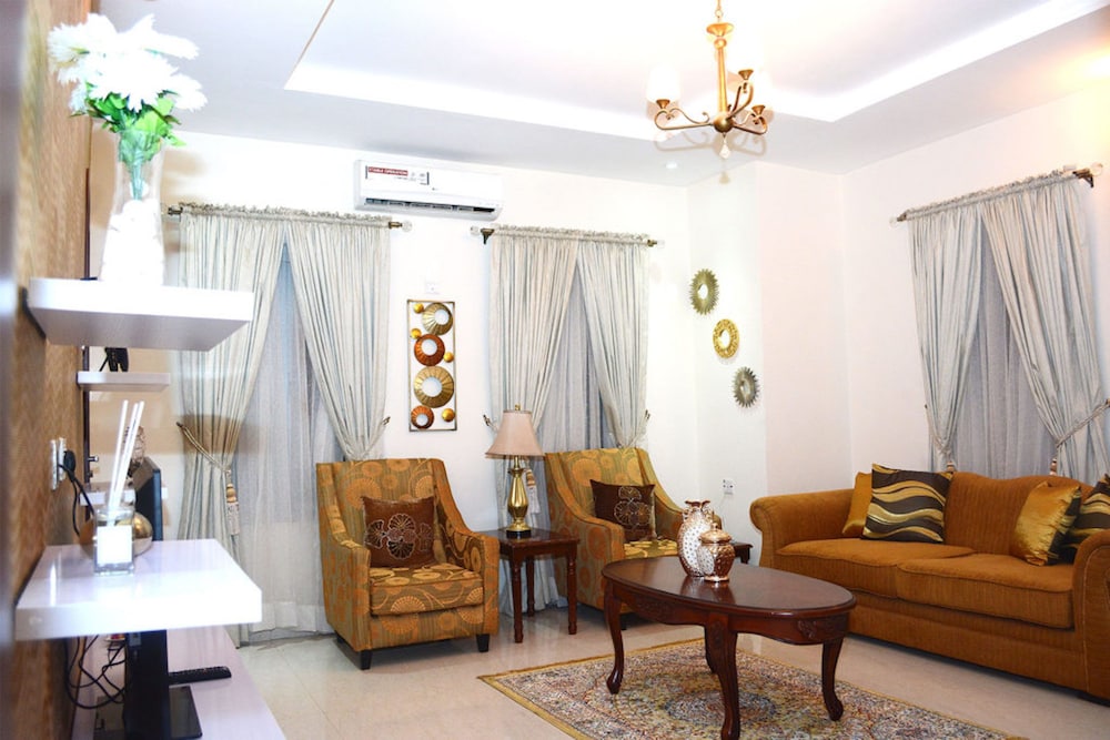 Rightgate Hotel & Suites 18/30