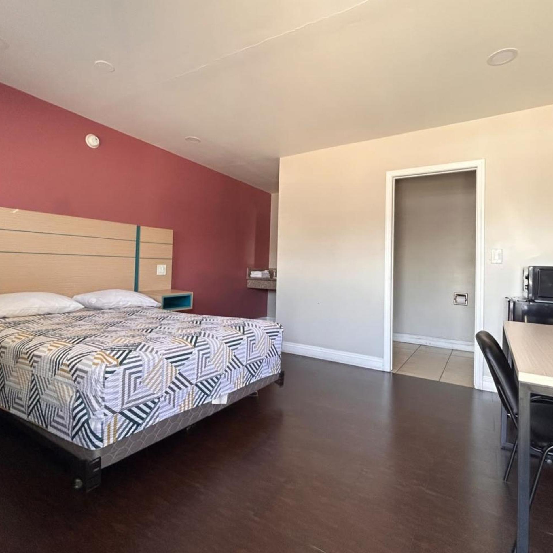OYO Sandpiper Motel 7/24