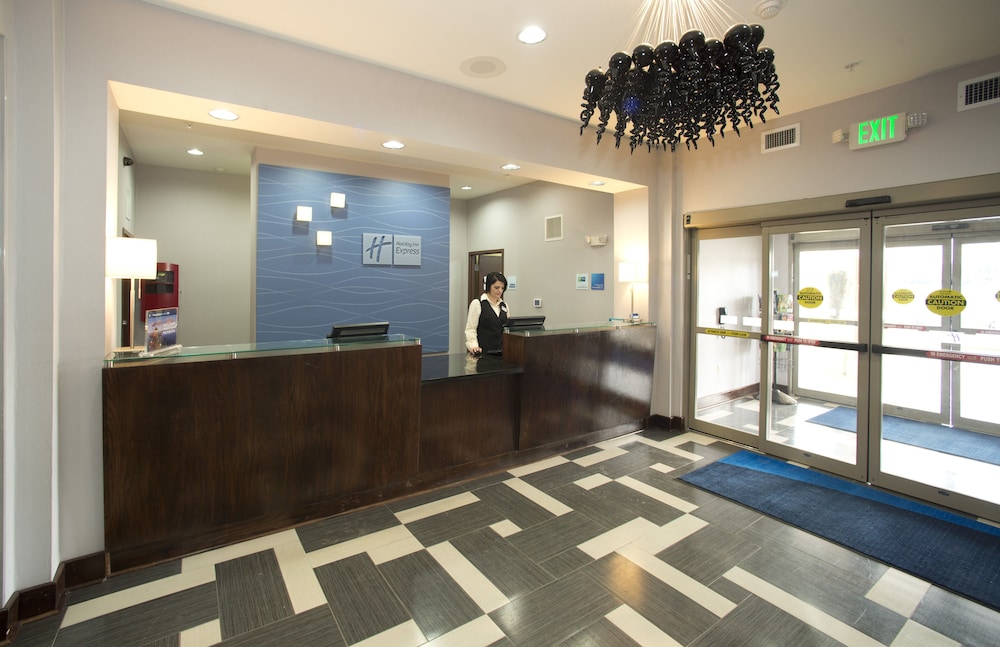 Holiday Inn Express Suites Morrilton 6/53