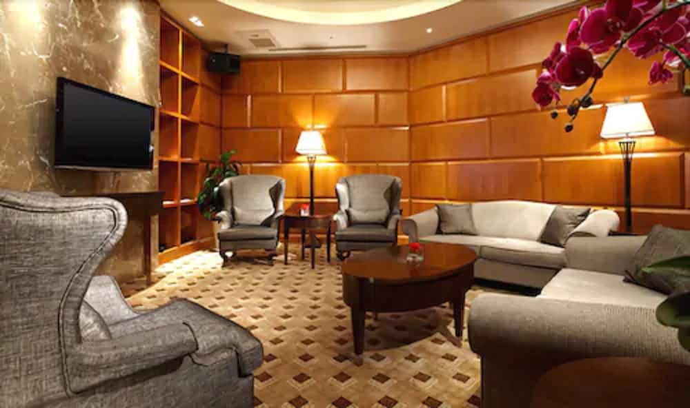 E-Da Royal Hotel 43/66