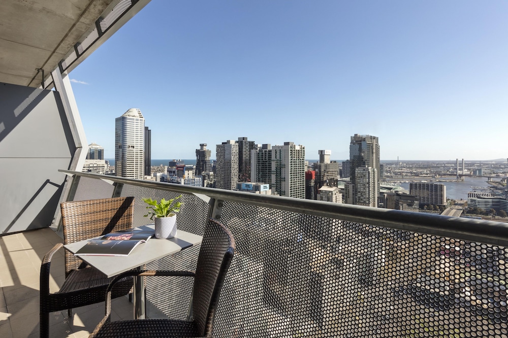 Oaks Melbourne on William Suites 22/50