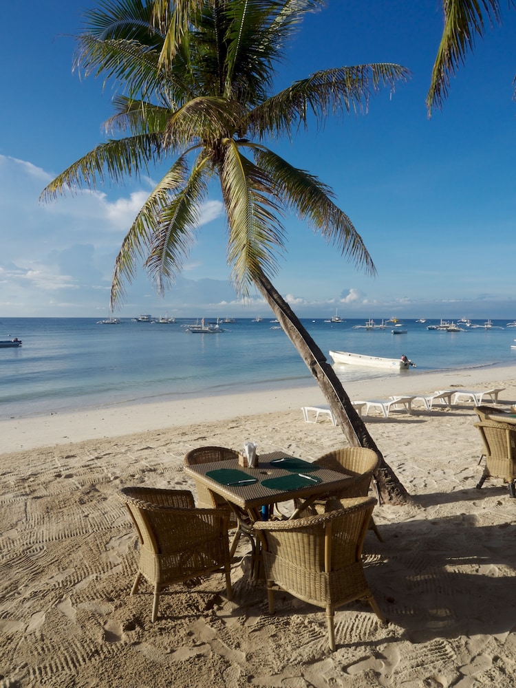 Alona Vida Beach Resort 50/64