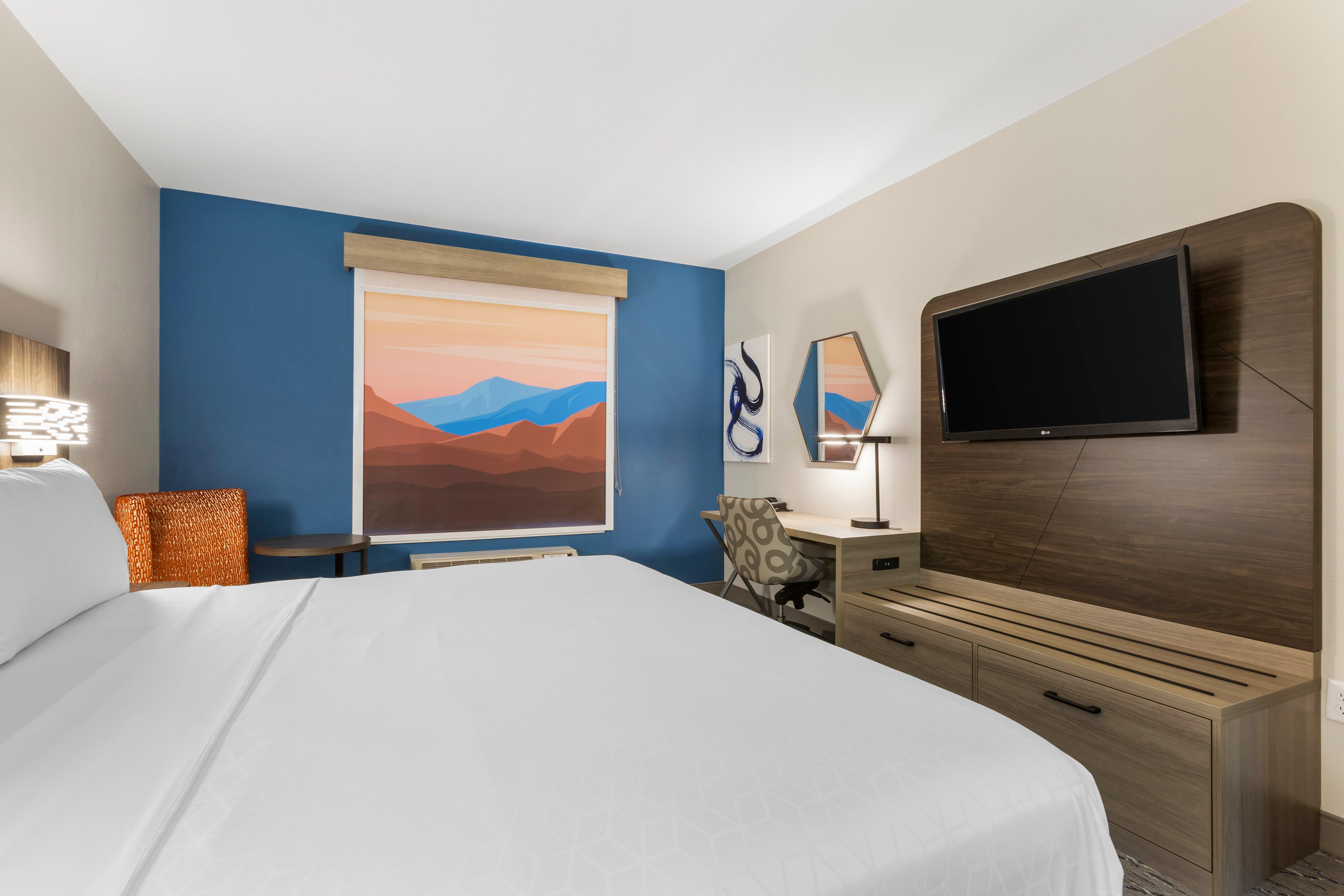 Suite, King Bed, Accessible