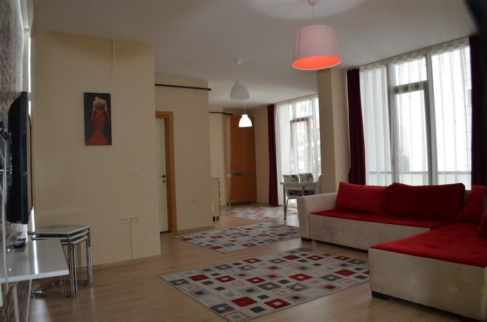 Hill Suites 27/34