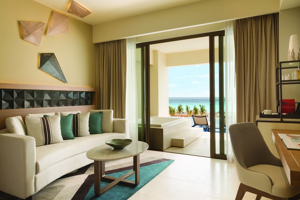 HYATT ZIVA CANCUN 40/75