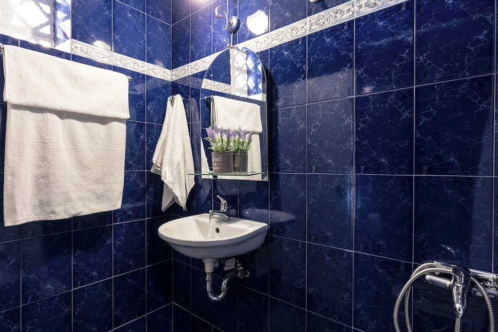 Yianna Hotel 50/51