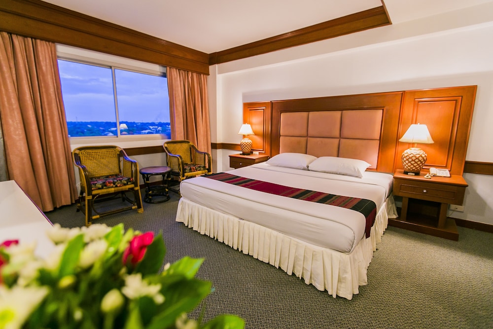 DELUXE, DOUBLE BED