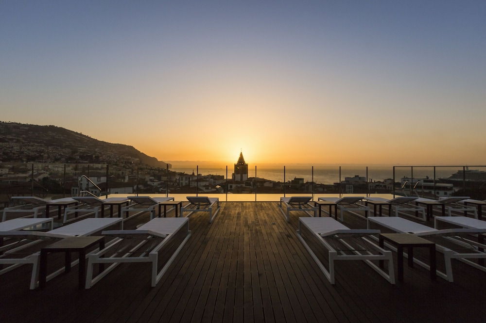 Castanheiro Boutique Hotel 52/58