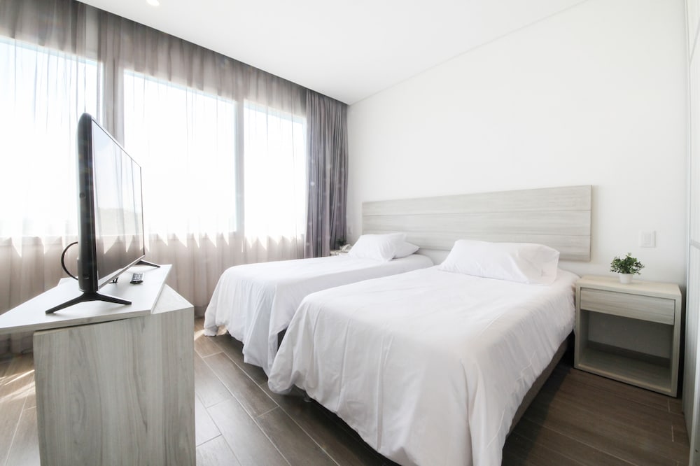 Azure Lofts And Pool 10/42
