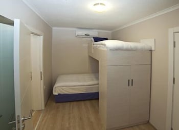 Walk In Hotel 26/44