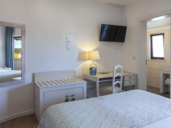 Panoramic, Top, Double or Twin Bed, Cathedral View, Balcony