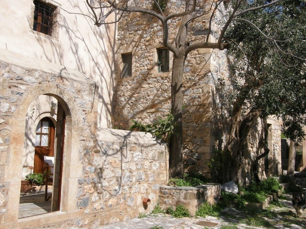 Dorovinis Monemvasia Castlehouses 36/45
