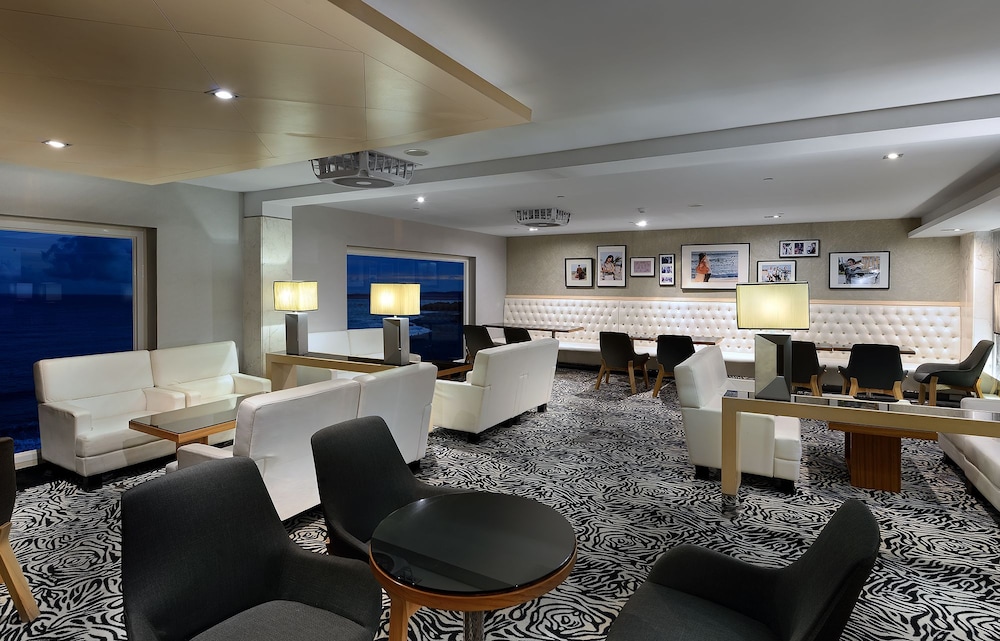 Chateau Beach Resort 53/78