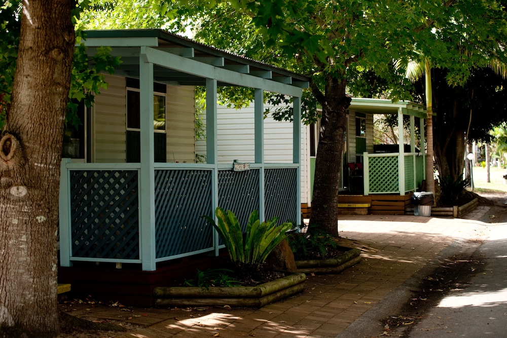 Lanis Holiday Island Caravan Park 2/67