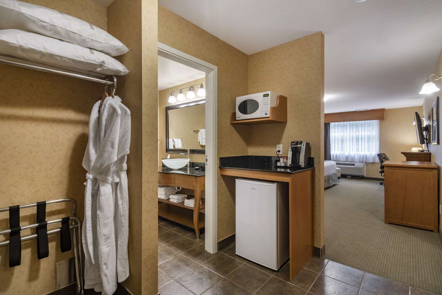 Best Western Sicamous Inn 29/30