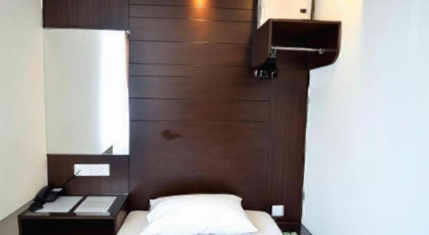 Cathay Hotel 40/50