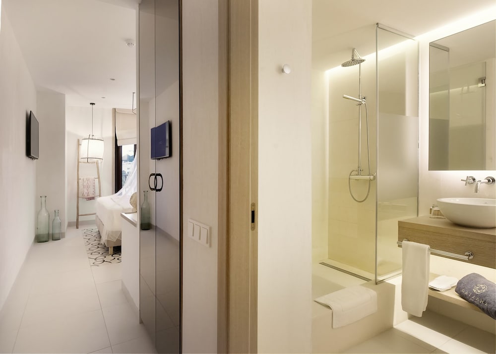 Gatzara Suites Santa Gertrudis 74/76