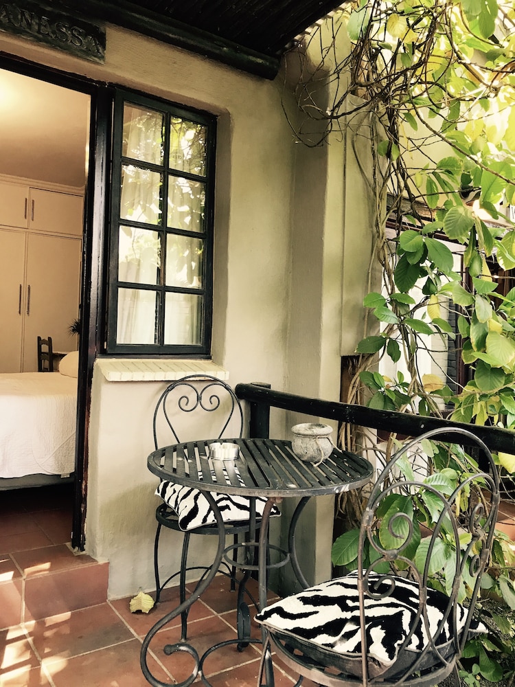 Waterhouse Guest Lodges 295 Indus Street 10/50