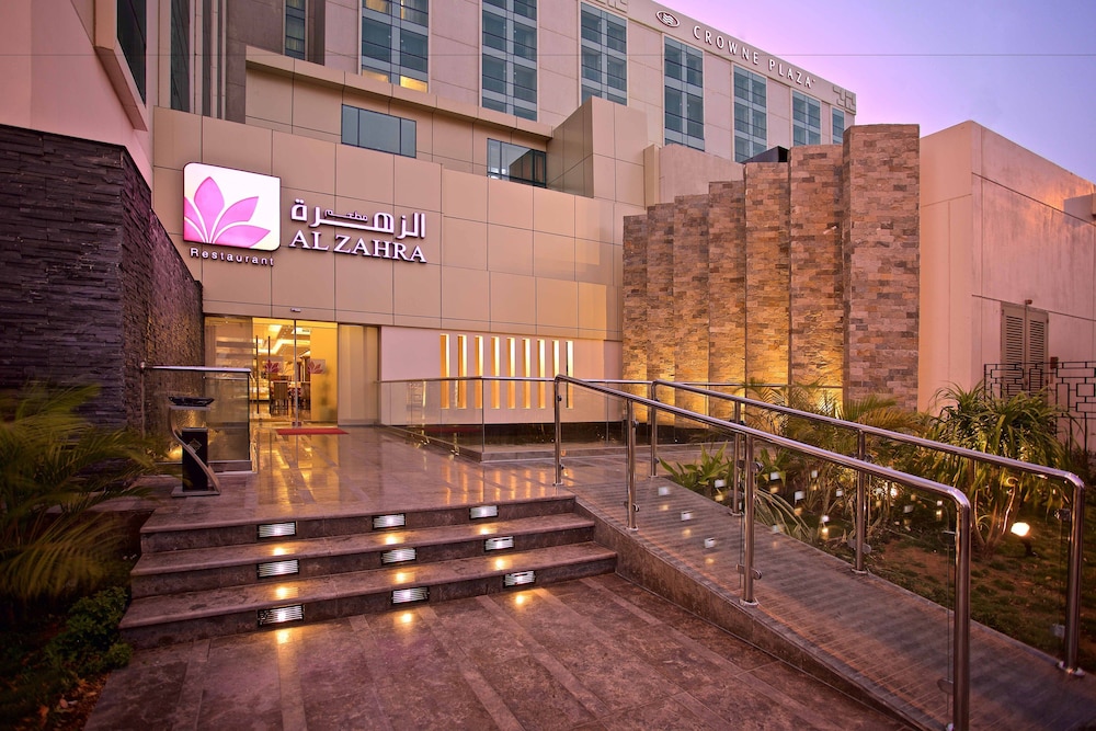 Crowne Plaza Jeddah 68/69