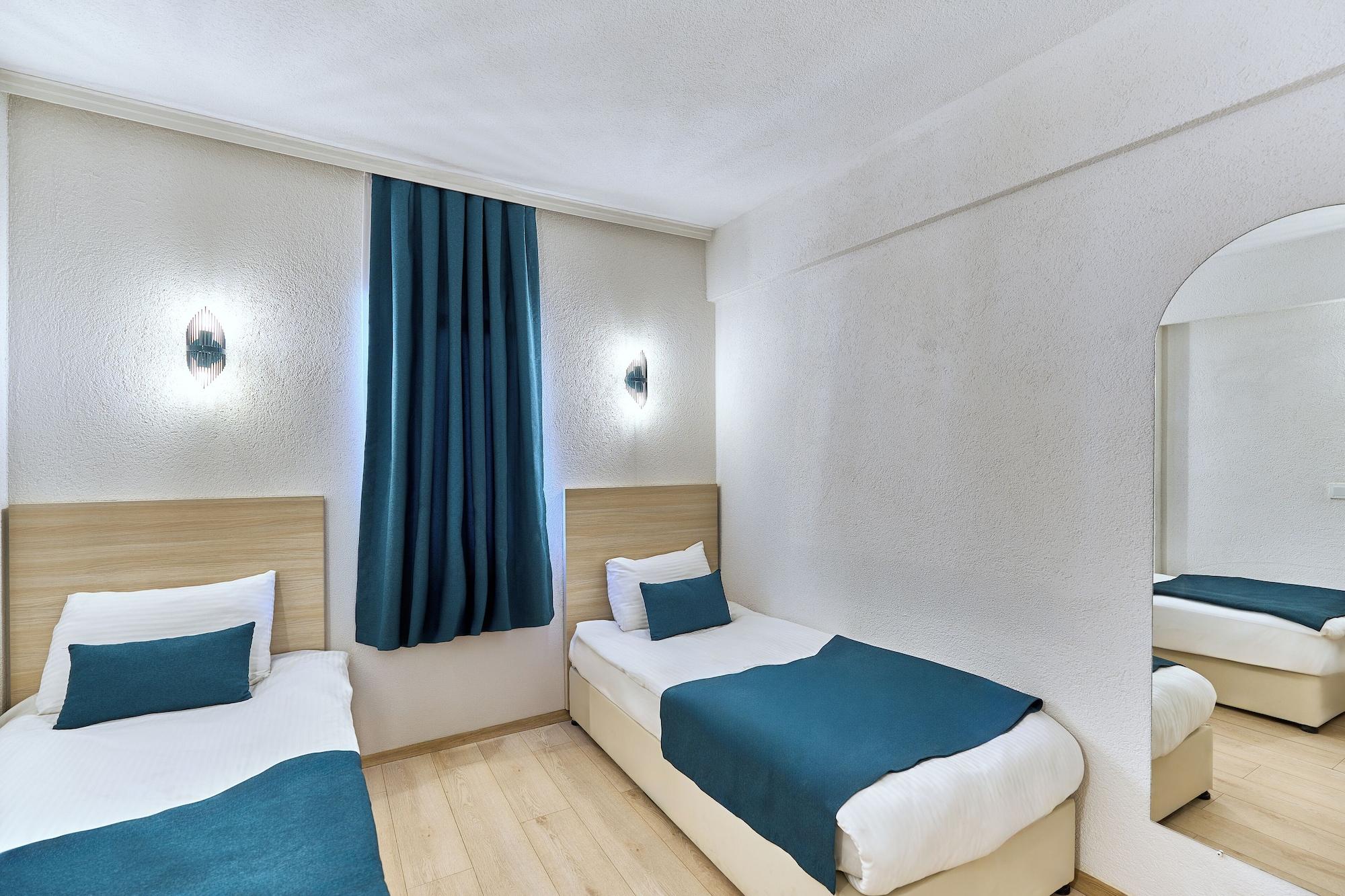 Standard, Multiple Beds, City View