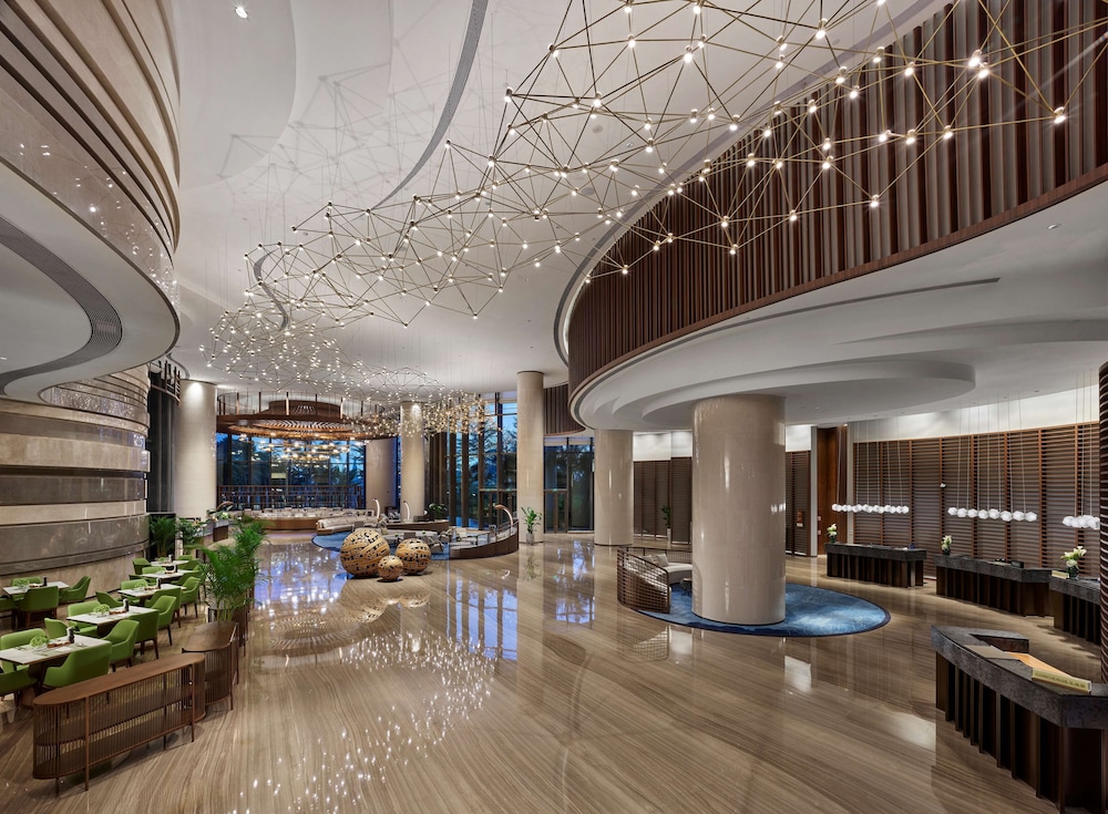 Lobby at Hilton Hainan Ocean Flower Island, DANZHOU